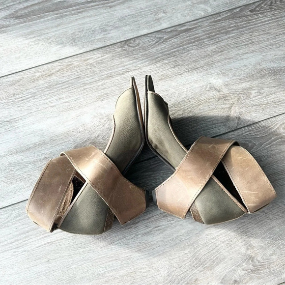 Fly London Sage Green Leather Ankle Strap Sandal Made in Portugal - Picture 10 of 14